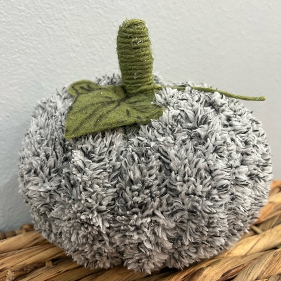 I Handmade Plush Poly-filled Pumpkin Lightweight Soft Squishy Gray Heather - Picture 4 of 4